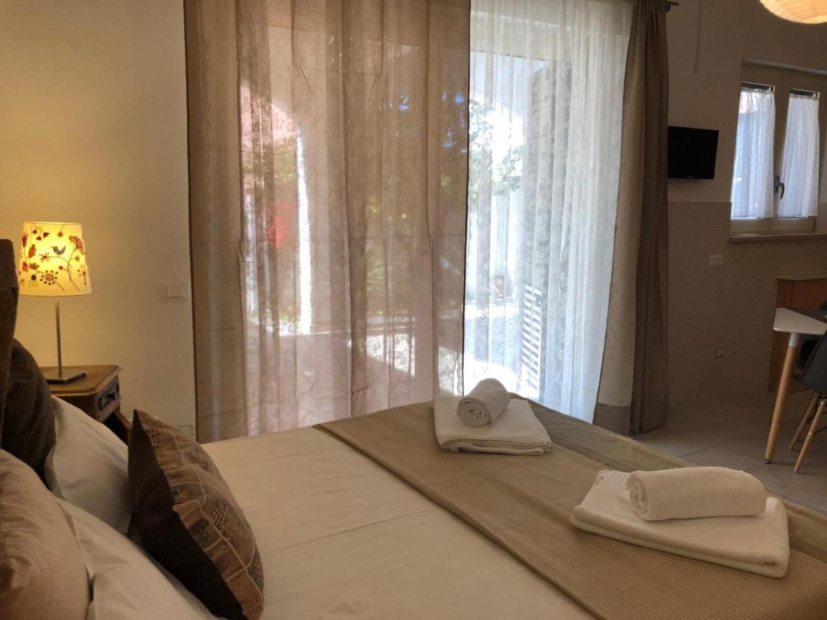 Odegos Mono & Trilo Bed & Breakfast Torre dell'Orso Exterior photo