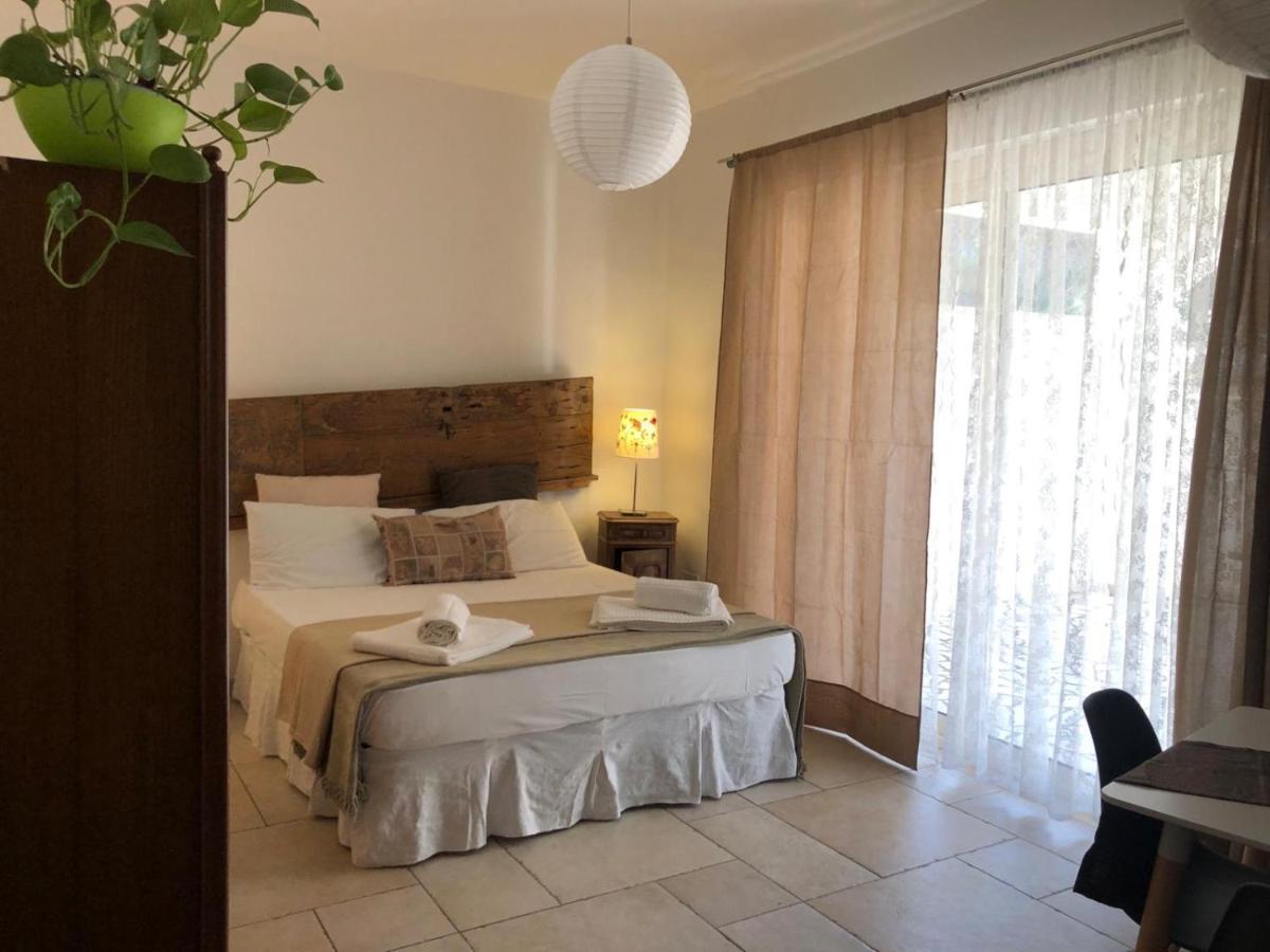 Odegos Mono & Trilo Bed & Breakfast Torre dell'Orso Exterior photo