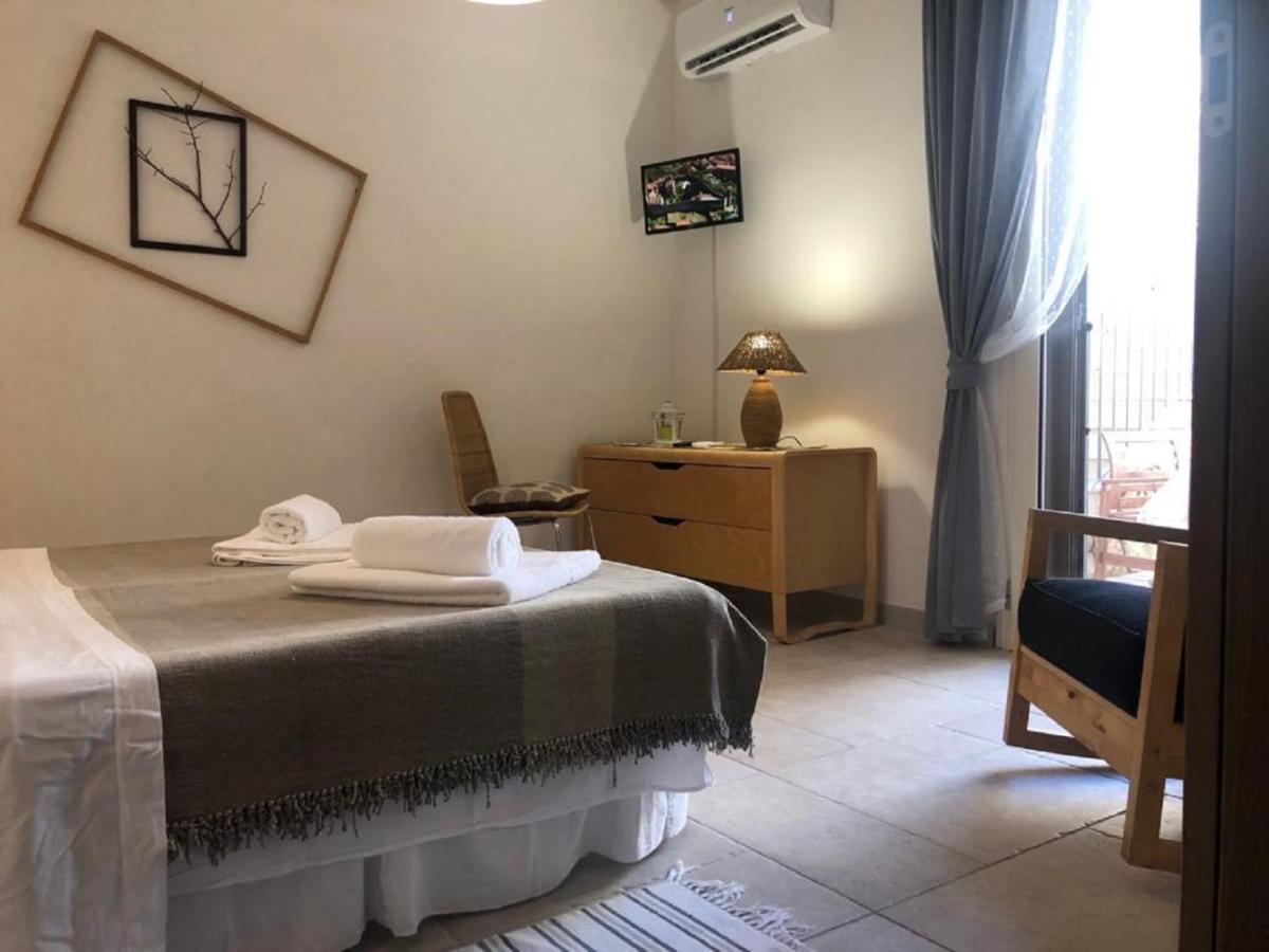 Odegos Mono & Trilo Bed & Breakfast Torre dell'Orso Exterior photo